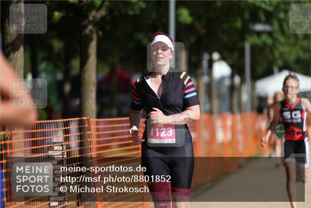 07.09.2025 - 19. Norderstedt Triathlon Michael Strokosch http://msf.ph/oto/8801852 07.09.2025 10:59:20 Laufen 64, 73, 83, 1123 meine-sportfotos.de