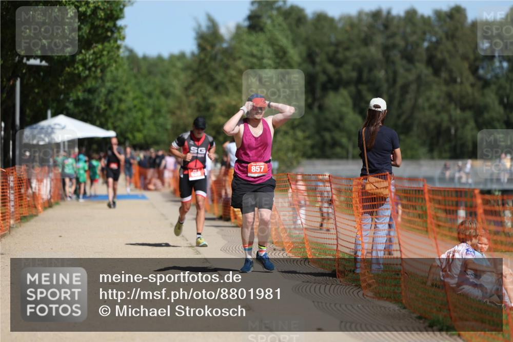 07.09.2025 - 19. Norderstedt Triathlon Michael Strokosch http://msf.ph/oto/8801981 07.09.2025 12:32:43 Laufen 695, 857 meine-sportfotos.de