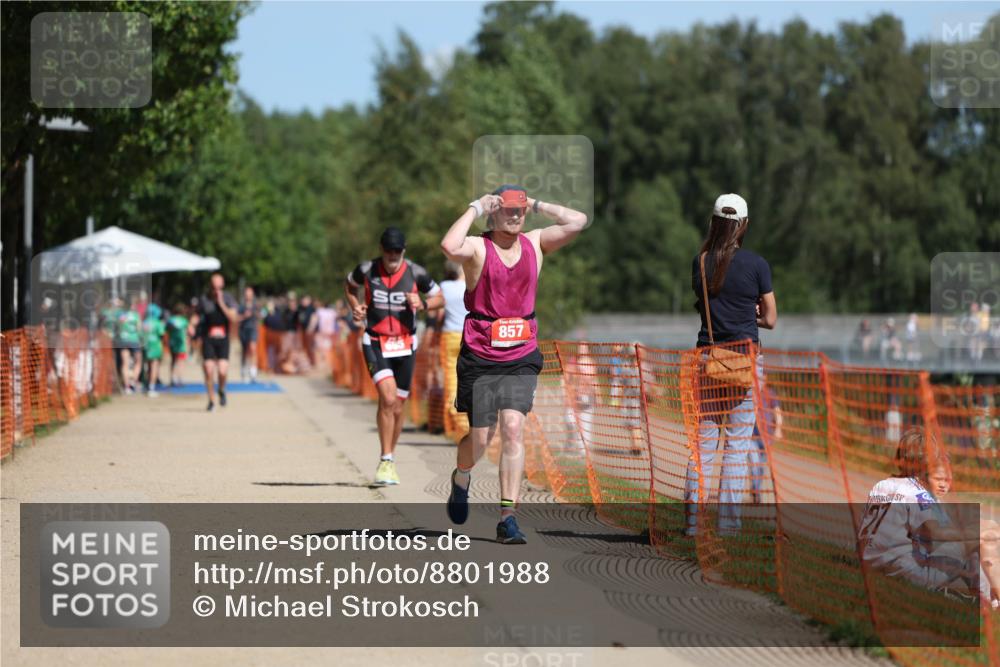 07.09.2025 - 19. Norderstedt Triathlon Michael Strokosch http://msf.ph/oto/8801988 07.09.2025 12:32:43 Laufen 695, 857 meine-sportfotos.de