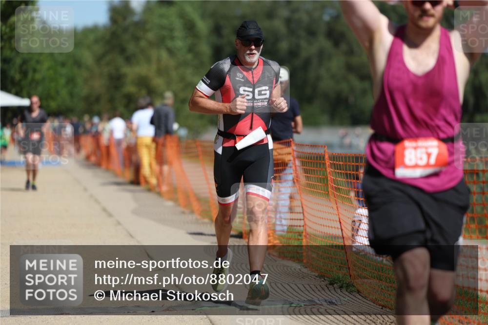 07.09.2025 - 19. Norderstedt Triathlon Michael Strokosch http://msf.ph/oto/8802047 07.09.2025 12:32:48 Laufen 695, 857 meine-sportfotos.de