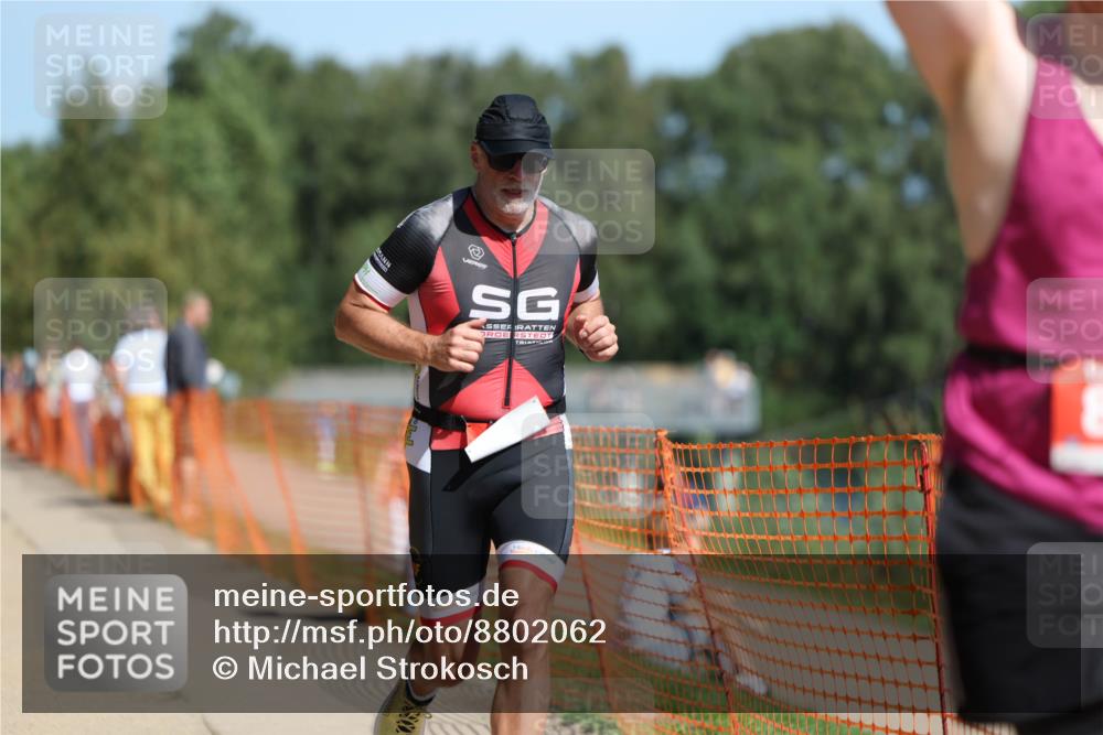 07.09.2025 - 19. Norderstedt Triathlon Michael Strokosch http://msf.ph/oto/8802062 07.09.2025 12:32:49 Laufen 695, 857 meine-sportfotos.de