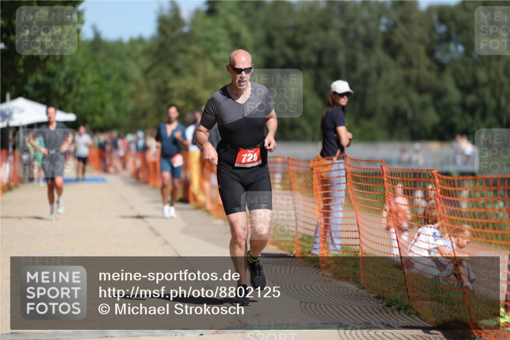 07.09.2025 - 19. Norderstedt Triathlon Michael Strokosch http://msf.ph/oto/8802125 07.09.2025 12:32:56 Laufen 245, 258, 728 meine-sportfotos.de