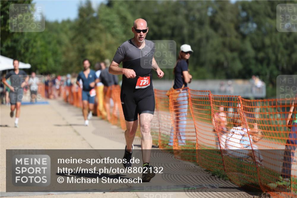 07.09.2025 - 19. Norderstedt Triathlon Michael Strokosch http://msf.ph/oto/8802132 07.09.2025 12:32:57 Laufen 245, 258, 728 meine-sportfotos.de