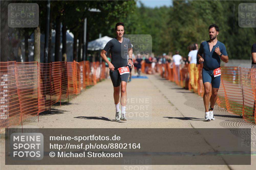 07.09.2025 - 19. Norderstedt Triathlon Michael Strokosch http://msf.ph/oto/8802164 07.09.2025 12:33:01 Laufen 245, 258, 728 meine-sportfotos.de