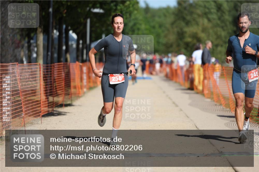 07.09.2025 - 19. Norderstedt Triathlon Michael Strokosch http://msf.ph/oto/8802206 07.09.2025 12:33:02 Laufen 245, 258, 728 meine-sportfotos.de