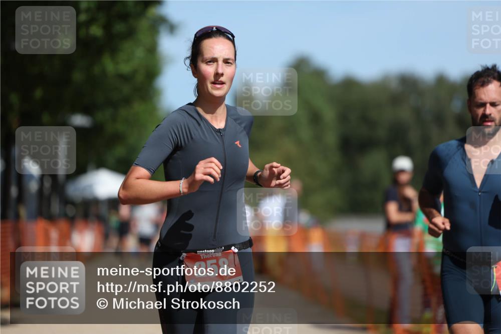 07.09.2025 - 19. Norderstedt Triathlon Michael Strokosch http://msf.ph/oto/8802252 07.09.2025 12:33:04 Laufen 245, 258 meine-sportfotos.de