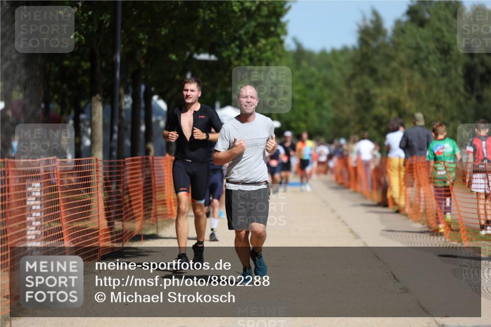 07.09.2025 - 19. Norderstedt Triathlon Michael Strokosch http://msf.ph/oto/8802288 07.09.2025 12:33:14 Laufen 801, 1223, 1241 meine-sportfotos.de