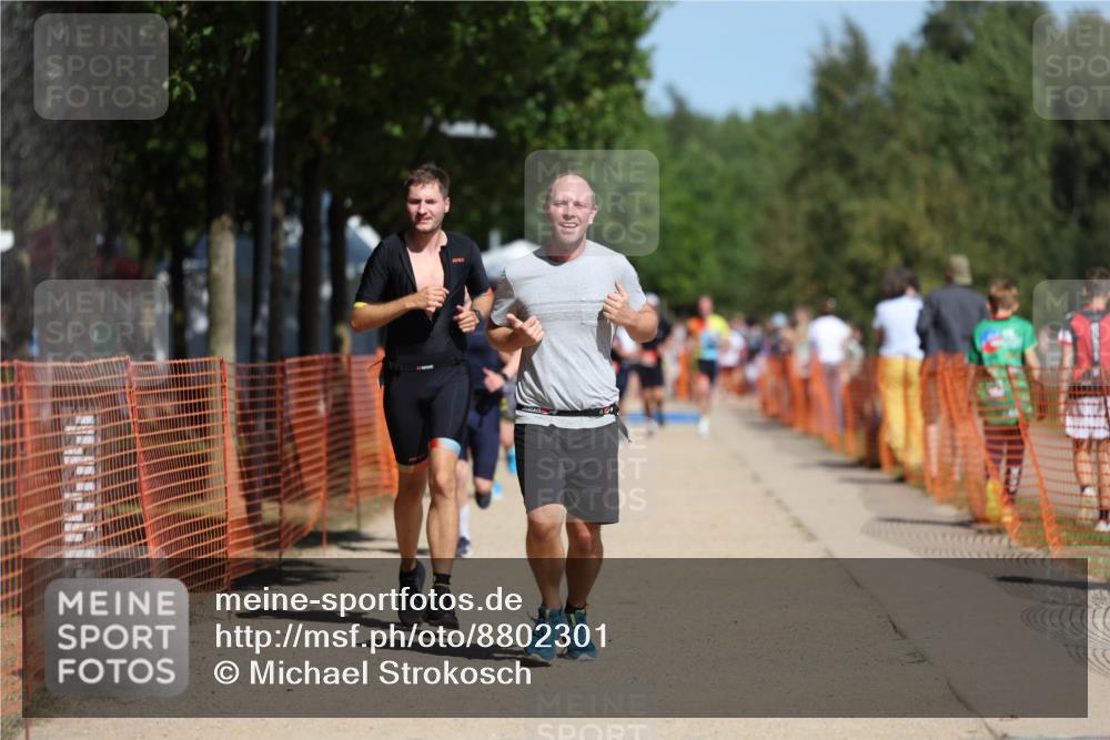 07.09.2025 - 19. Norderstedt Triathlon Michael Strokosch http://msf.ph/oto/8802301 07.09.2025 12:33:14 Laufen 801, 1223, 1241 meine-sportfotos.de