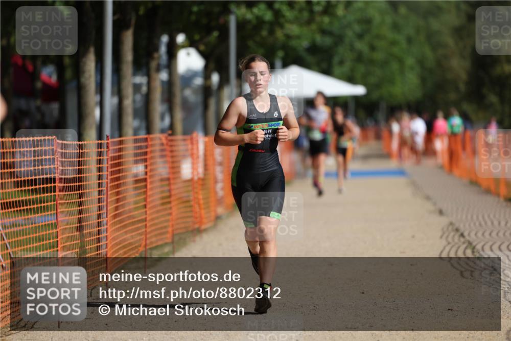 07.09.2025 - 19. Norderstedt Triathlon Michael Strokosch http://msf.ph/oto/8802312 07.09.2025 10:59:55 Laufen 61, 681, 683 meine-sportfotos.de