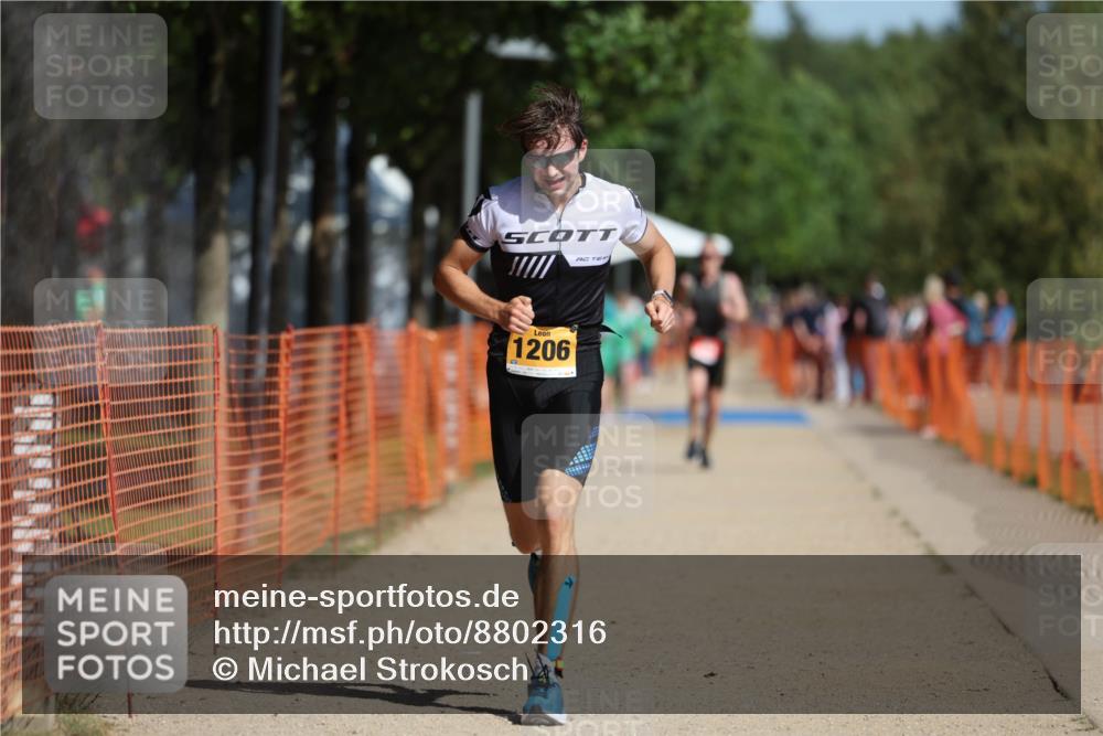 07.09.2025 - 19. Norderstedt Triathlon Michael Strokosch http://msf.ph/oto/8802316 07.09.2025 12:03:14 Laufen 1206 meine-sportfotos.de