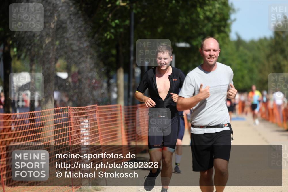 07.09.2025 - 19. Norderstedt Triathlon Michael Strokosch http://msf.ph/oto/8802328 07.09.2025 12:33:16 Laufen 801, 1223, 1241, 1265 meine-sportfotos.de