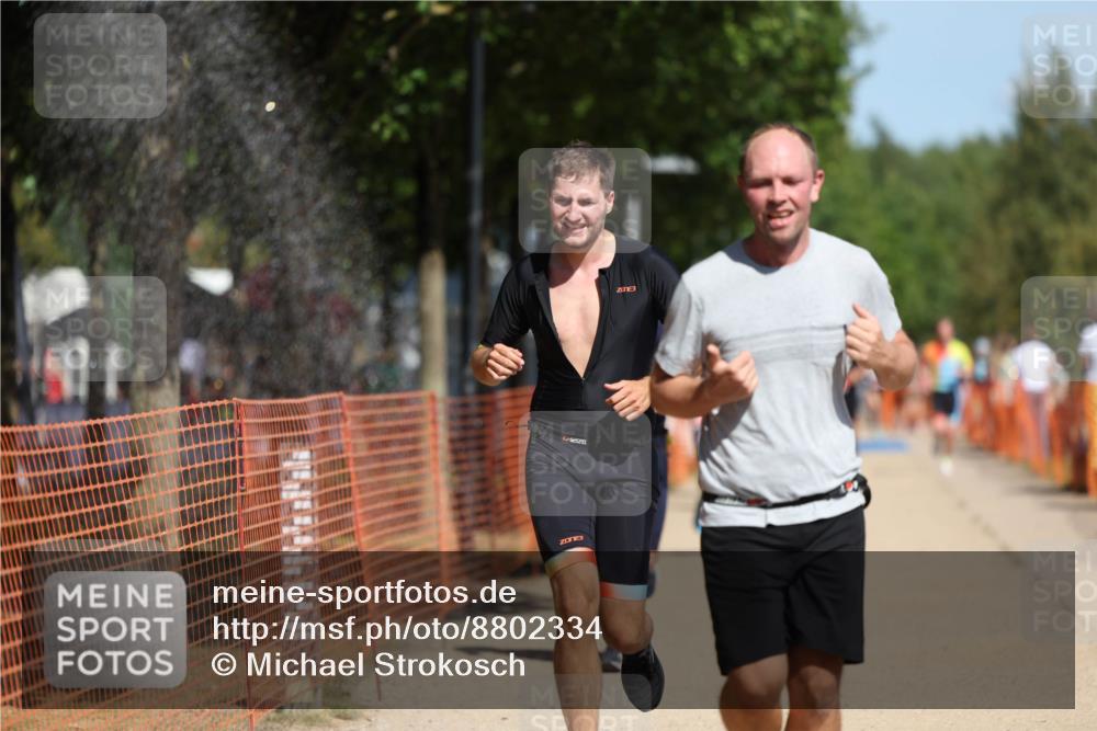 07.09.2025 - 19. Norderstedt Triathlon Michael Strokosch http://msf.ph/oto/8802334 07.09.2025 12:33:16 Laufen 801, 1223, 1241, 1265 meine-sportfotos.de