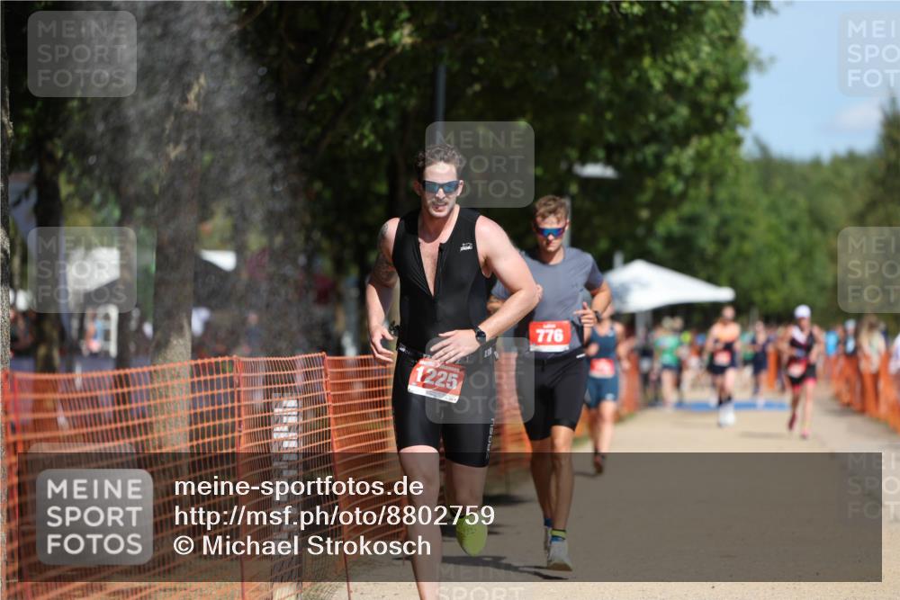 07.09.2025 - 19. Norderstedt Triathlon Michael Strokosch http://msf.ph/oto/8802759 07.09.2025 12:33:52 Laufen 773, 776, 1225 meine-sportfotos.de
