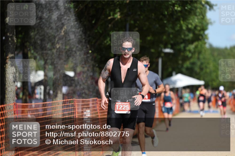 07.09.2025 - 19. Norderstedt Triathlon Michael Strokosch http://msf.ph/oto/8802775 07.09.2025 12:33:53 Laufen 773, 776, 1225 meine-sportfotos.de