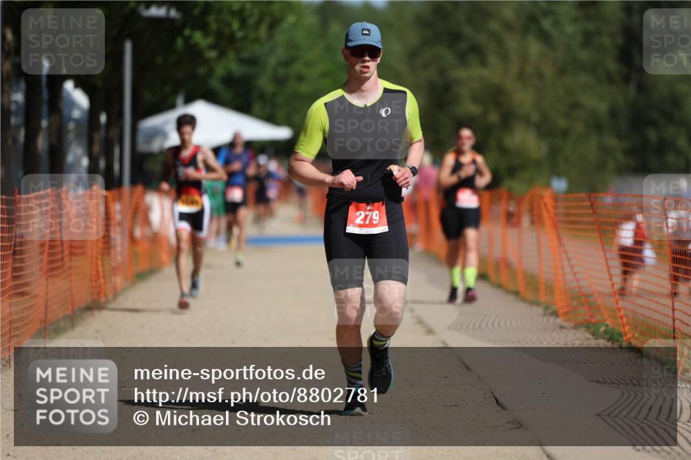 07.09.2025 - 19. Norderstedt Triathlon Michael Strokosch http://msf.ph/oto/8802781 07.09.2025 12:04:03 Laufen 279, 1183 meine-sportfotos.de