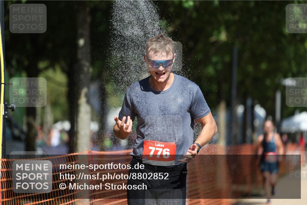 07.09.2025 - 19. Norderstedt Triathlon Michael Strokosch http://msf.ph/oto/8802852 07.09.2025 12:33:55 Laufen 773, 776, 1225 meine-sportfotos.de