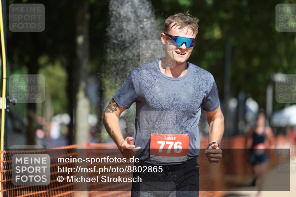 07.09.2025 - 19. Norderstedt Triathlon Michael Strokosch http://msf.ph/oto/8802865 07.09.2025 12:33:56 Laufen 773, 776, 1225 meine-sportfotos.de