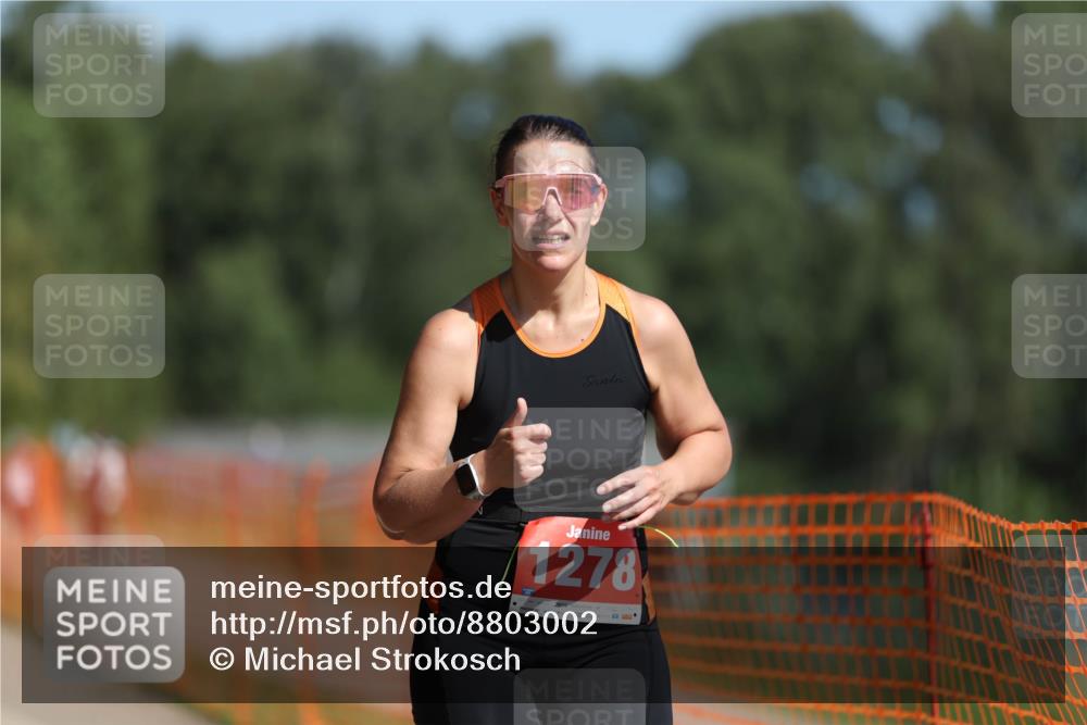 07.09.2025 - 19. Norderstedt Triathlon Michael Strokosch http://msf.ph/oto/8803002 07.09.2025 12:04:14 Laufen 1278, 1306 meine-sportfotos.de