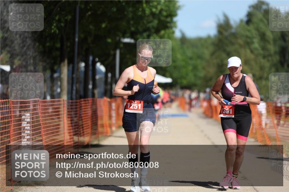 07.09.2025 - 19. Norderstedt Triathlon Michael Strokosch http://msf.ph/oto/8803008 07.09.2025 12:34:05 Laufen 1251, 1368, 1381 meine-sportfotos.de