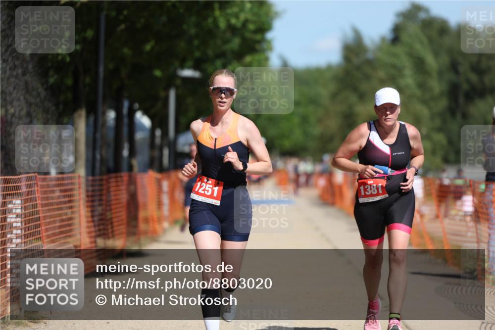 07.09.2025 - 19. Norderstedt Triathlon Michael Strokosch http://msf.ph/oto/8803020 07.09.2025 12:34:05 Laufen 1251, 1368, 1381 meine-sportfotos.de