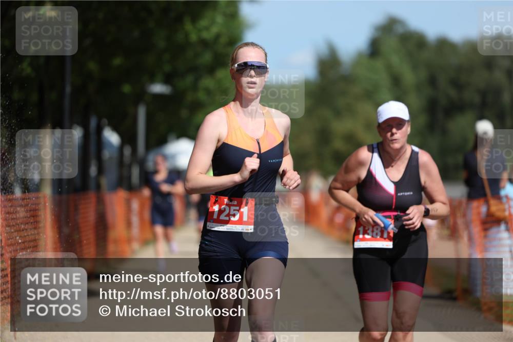 07.09.2025 - 19. Norderstedt Triathlon Michael Strokosch http://msf.ph/oto/8803051 07.09.2025 12:34:06 Laufen 1251, 1368, 1381 meine-sportfotos.de