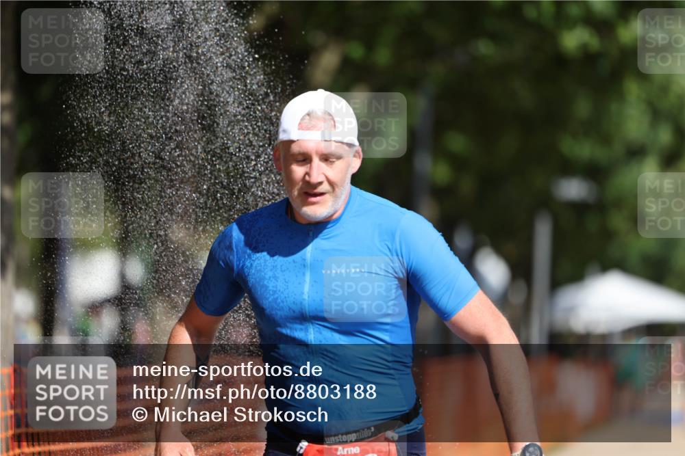 07.09.2025 - 19. Norderstedt Triathlon Michael Strokosch http://msf.ph/oto/8803188 07.09.2025 12:04:31 Laufen 191, 303, 736, 819 meine-sportfotos.de