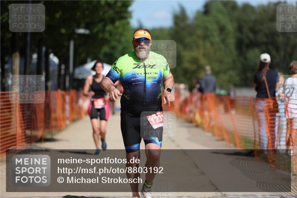 07.09.2025 - 19. Norderstedt Triathlon Michael Strokosch http://msf.ph/oto/8803192 07.09.2025 12:34:15 Laufen 1237, 1333, 1368 meine-sportfotos.de