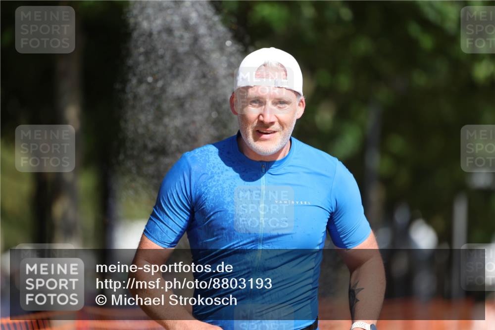 07.09.2025 - 19. Norderstedt Triathlon Michael Strokosch http://msf.ph/oto/8803193 07.09.2025 12:04:31 Laufen 191, 303, 736, 819 meine-sportfotos.de