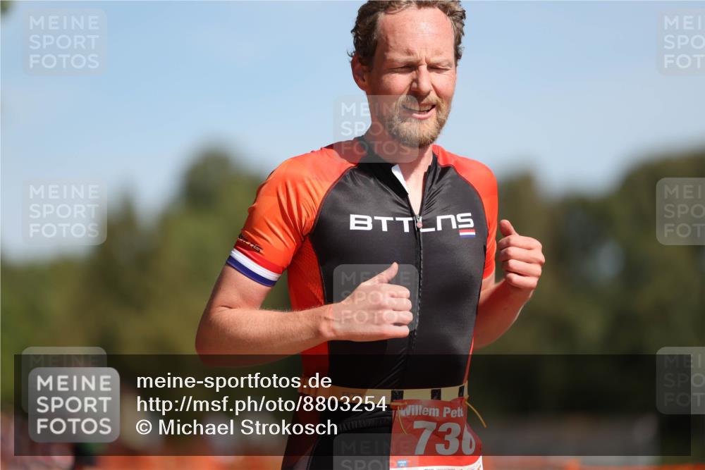 07.09.2025 - 19. Norderstedt Triathlon Michael Strokosch http://msf.ph/oto/8803254 07.09.2025 12:04:34 Laufen 138, 303, 736, 819 meine-sportfotos.de