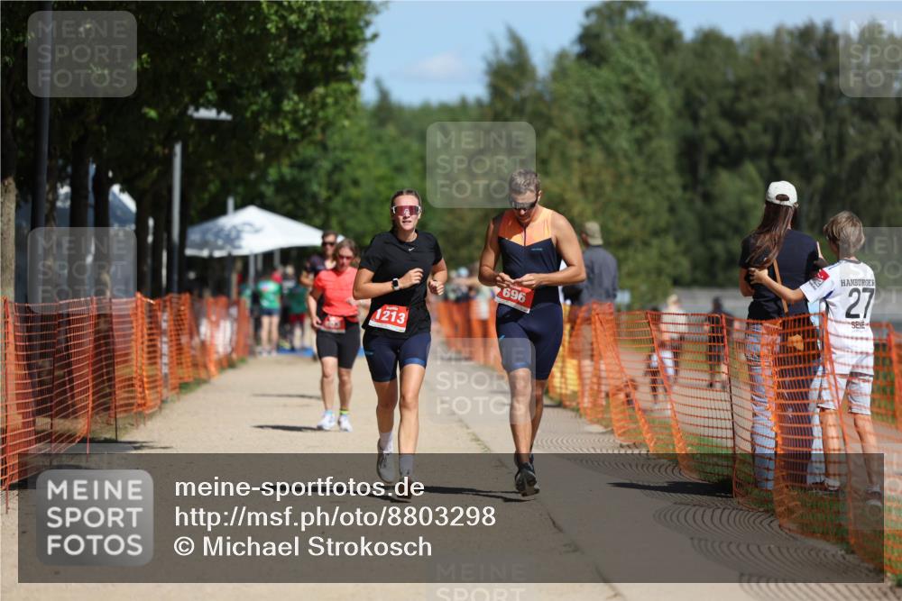 07.09.2025 - 19. Norderstedt Triathlon Michael Strokosch http://msf.ph/oto/8803298 07.09.2025 12:34:26 Laufen 696, 1213 meine-sportfotos.de