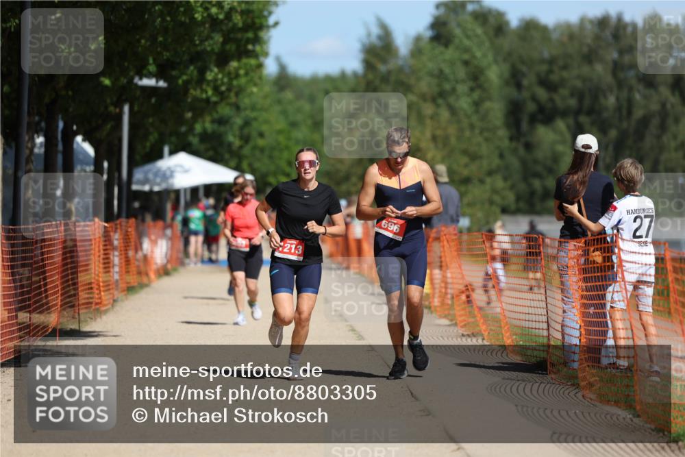 07.09.2025 - 19. Norderstedt Triathlon Michael Strokosch http://msf.ph/oto/8803305 07.09.2025 12:34:27 Laufen 696, 803, 1213, 1233 meine-sportfotos.de