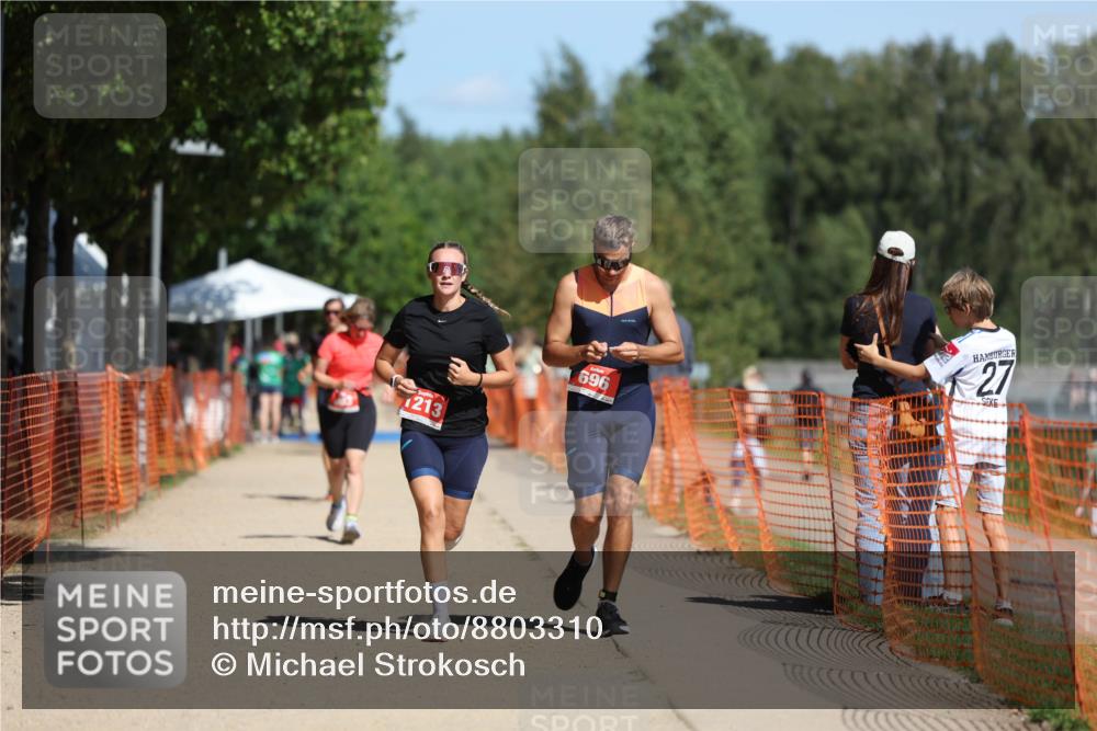 07.09.2025 - 19. Norderstedt Triathlon Michael Strokosch http://msf.ph/oto/8803310 07.09.2025 12:34:27 Laufen 696, 803, 1213, 1233 meine-sportfotos.de
