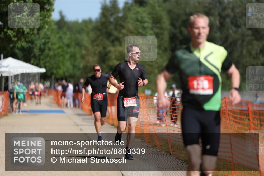 07.09.2025 - 19. Norderstedt Triathlon Michael Strokosch http://msf.ph/oto/8803339 07.09.2025 12:04:40 Laufen 138, 252, 1357 meine-sportfotos.de