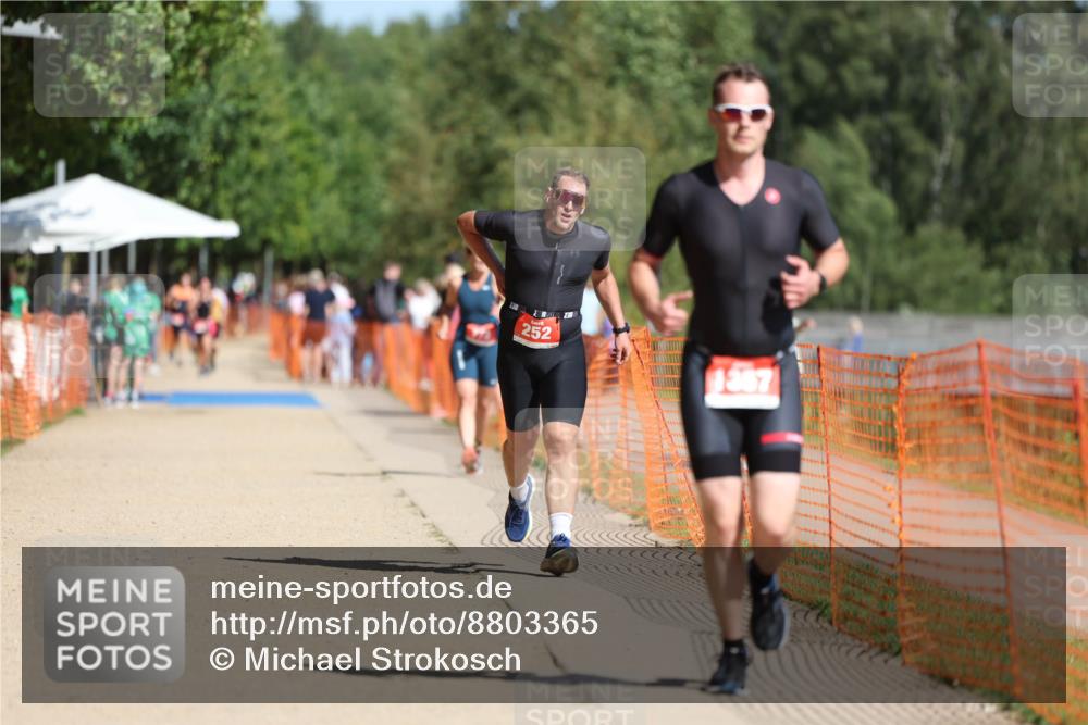 07.09.2025 - 19. Norderstedt Triathlon Michael Strokosch http://msf.ph/oto/8803365 07.09.2025 12:04:42 Laufen 138, 252, 1357 meine-sportfotos.de