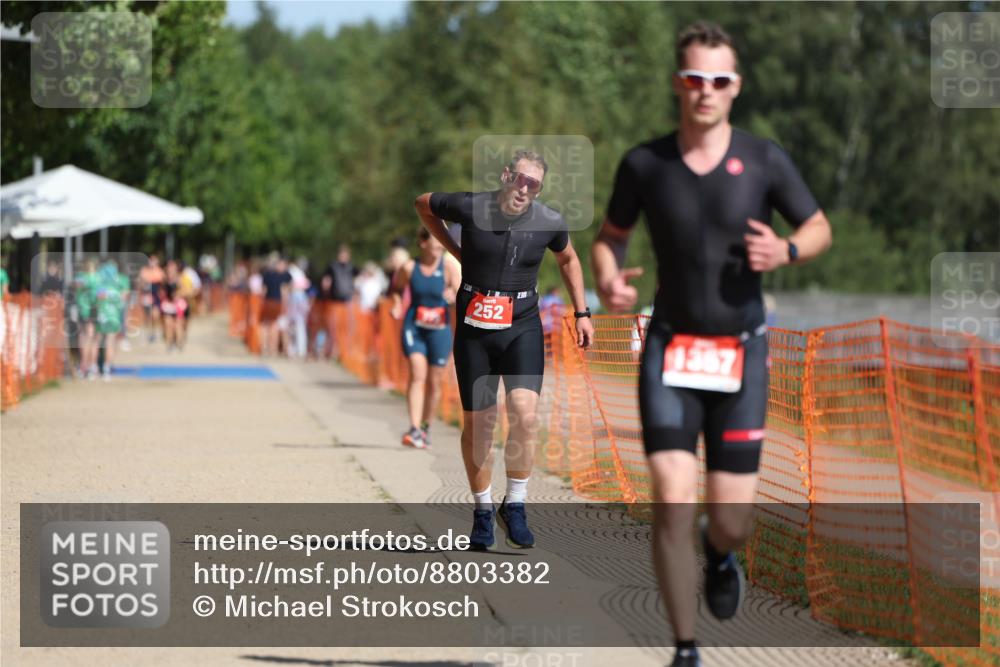 07.09.2025 - 19. Norderstedt Triathlon Michael Strokosch http://msf.ph/oto/8803382 07.09.2025 12:04:42 Laufen 138, 252, 1357 meine-sportfotos.de
