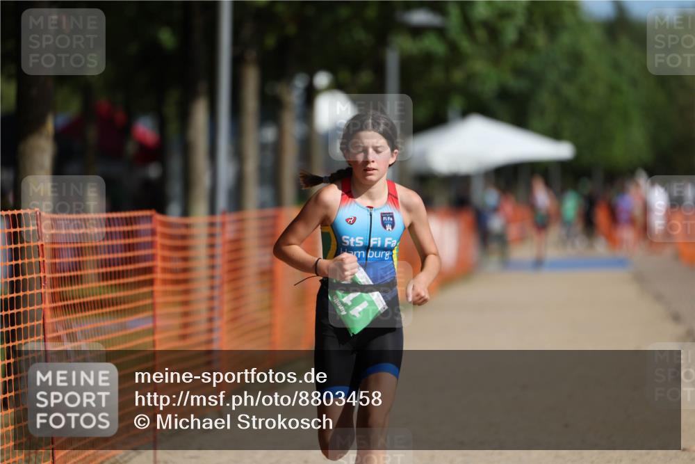 07.09.2025 - 19. Norderstedt Triathlon Michael Strokosch http://msf.ph/oto/8803458 07.09.2025 11:01:47 Laufen 111 meine-sportfotos.de