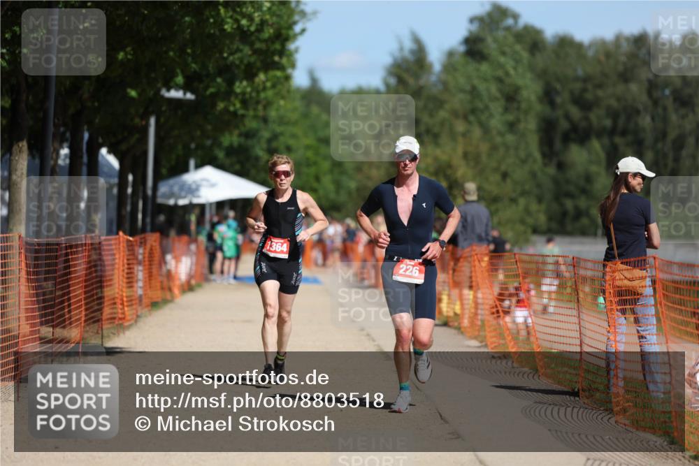 07.09.2025 - 19. Norderstedt Triathlon Michael Strokosch http://msf.ph/oto/8803518 07.09.2025 12:34:40 Laufen 226, 1364 meine-sportfotos.de