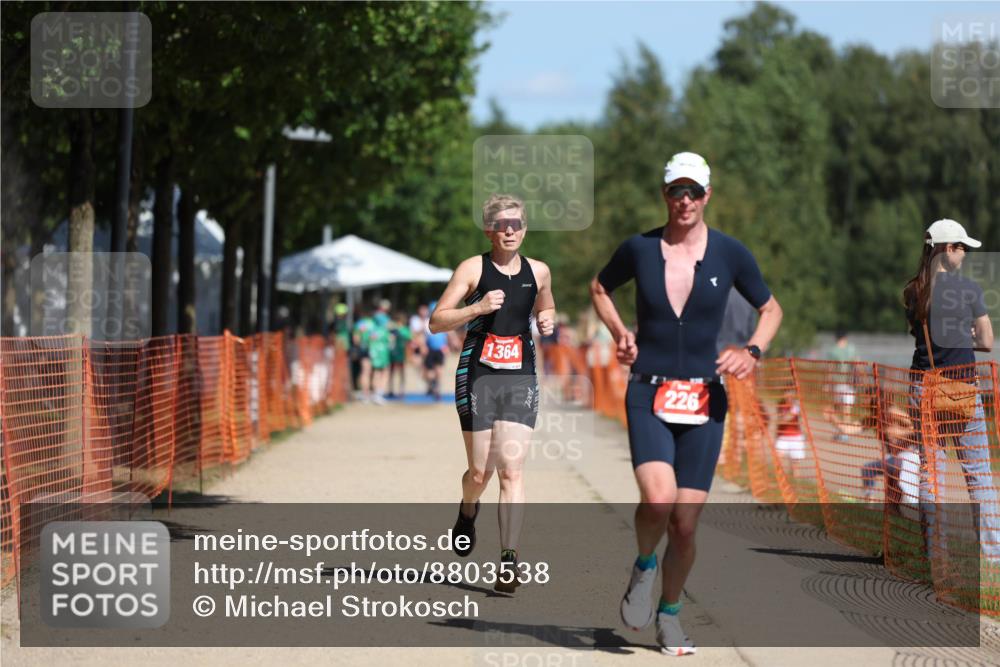 07.09.2025 - 19. Norderstedt Triathlon Michael Strokosch http://msf.ph/oto/8803538 07.09.2025 12:34:41 Laufen 226, 1364 meine-sportfotos.de