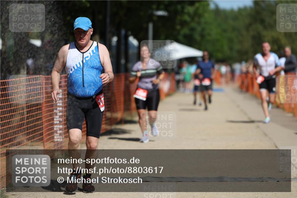07.09.2025 - 19. Norderstedt Triathlon Michael Strokosch http://msf.ph/oto/8803617 07.09.2025 12:35:04 Laufen 251, 838, 1286, 1371 meine-sportfotos.de