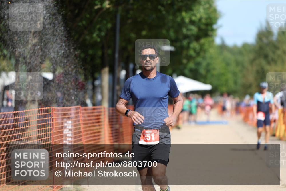 07.09.2025 - 19. Norderstedt Triathlon Michael Strokosch http://msf.ph/oto/8803700 07.09.2025 12:35:12 Laufen 251, 838, 1286 meine-sportfotos.de