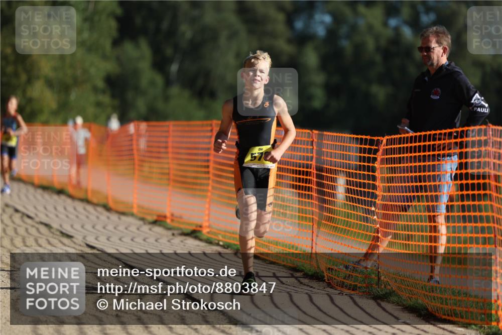 07.09.2025 - 19. Norderstedt Triathlon Michael Strokosch http://msf.ph/oto/8803847 07.09.2025 09:43:22 Laufen 556, 570 meine-sportfotos.de