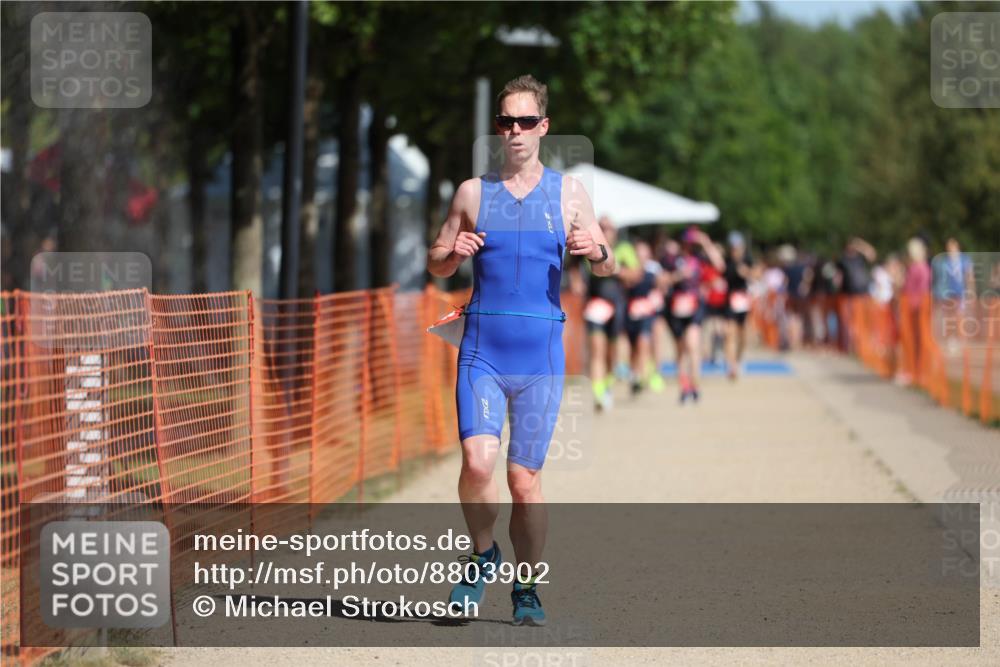 07.09.2025 - 19. Norderstedt Triathlon Michael Strokosch http://msf.ph/oto/8803902 07.09.2025 12:05:35 Laufen 1181, 1193, 1228 meine-sportfotos.de
