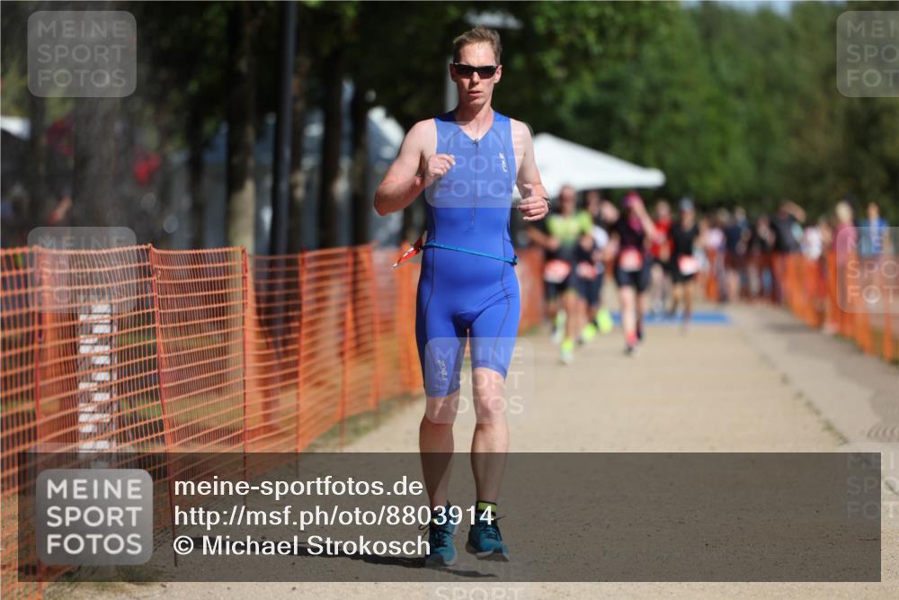 07.09.2025 - 19. Norderstedt Triathlon Michael Strokosch http://msf.ph/oto/8803914 07.09.2025 12:05:36 Laufen 1181, 1193, 1228 meine-sportfotos.de