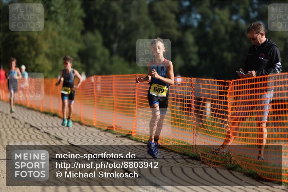 07.09.2025 - 19. Norderstedt Triathlon Michael Strokosch http://msf.ph/oto/8803942 07.09.2025 09:43:28 Laufen 562, 570, 609 meine-sportfotos.de