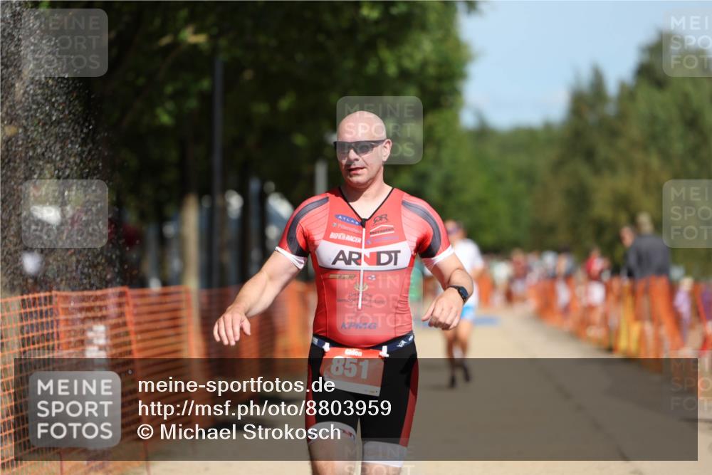 07.09.2025 - 19. Norderstedt Triathlon Michael Strokosch http://msf.ph/oto/8803959 07.09.2025 12:35:35 Laufen 140, 151, 697, 851, 1220 meine-sportfotos.de