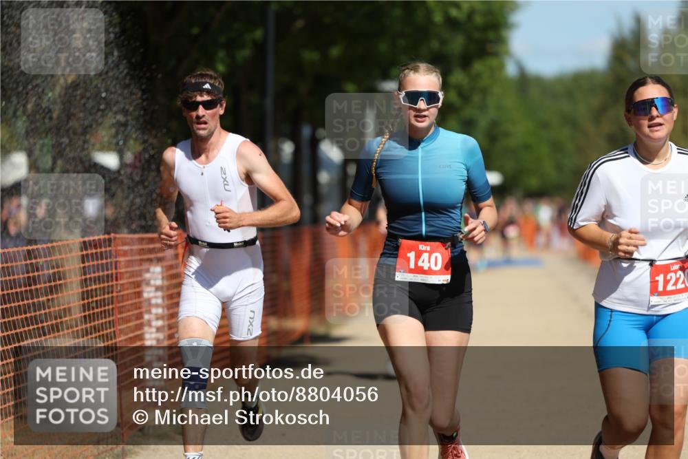07.09.2025 - 19. Norderstedt Triathlon Michael Strokosch http://msf.ph/oto/8804056 07.09.2025 12:35:42 Laufen 140, 697, 737, 1220 meine-sportfotos.de