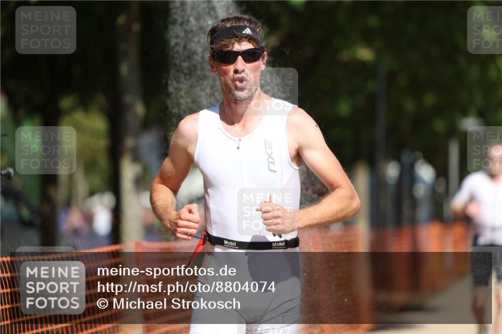 07.09.2025 - 19. Norderstedt Triathlon Michael Strokosch http://msf.ph/oto/8804074 07.09.2025 12:35:43 Laufen 140, 697, 737, 1220 meine-sportfotos.de