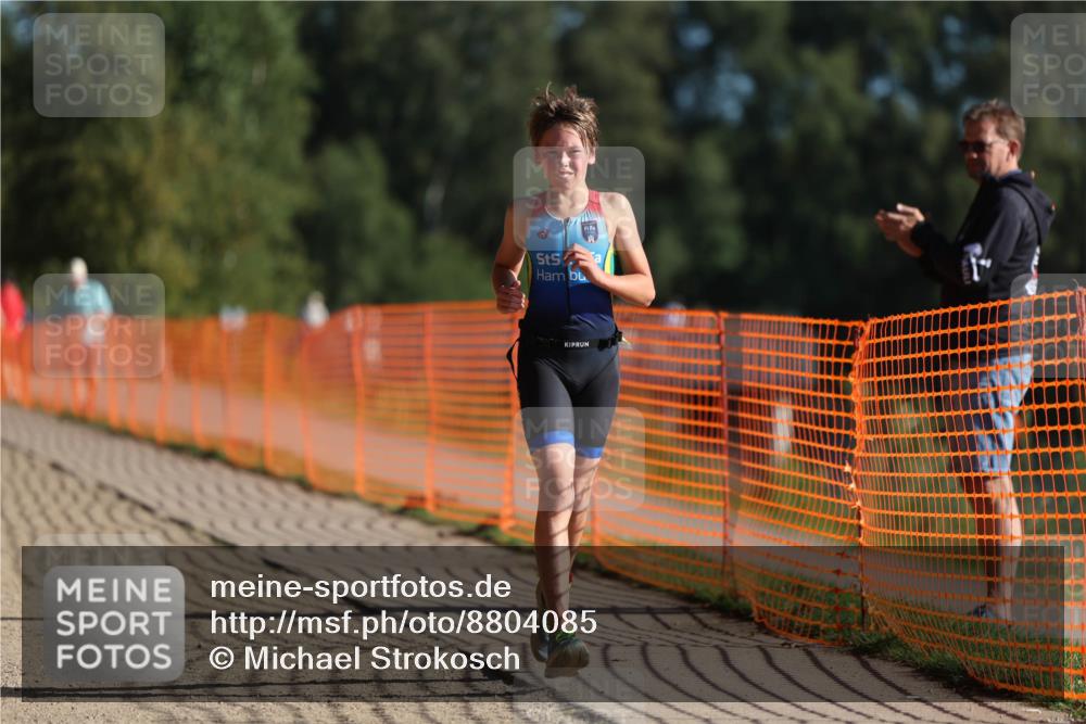07.09.2025 - 19. Norderstedt Triathlon Michael Strokosch http://msf.ph/oto/8804085 07.09.2025 09:43:36 Laufen 562, 591 meine-sportfotos.de