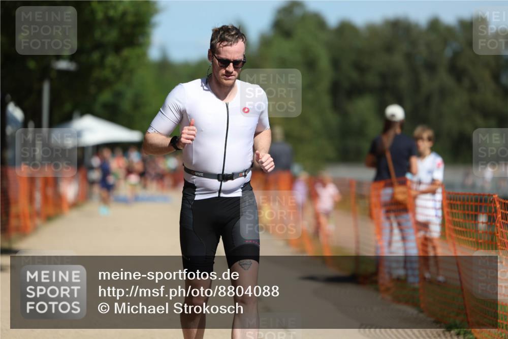 07.09.2025 - 19. Norderstedt Triathlon Michael Strokosch http://msf.ph/oto/8804088 07.09.2025 12:35:46 Laufen 140, 697, 737, 1220 meine-sportfotos.de