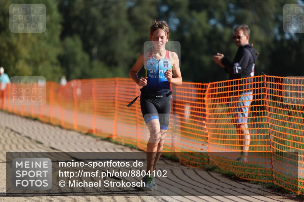 07.09.2025 - 19. Norderstedt Triathlon Michael Strokosch http://msf.ph/oto/8804102 07.09.2025 09:43:37 Laufen 562, 591 meine-sportfotos.de